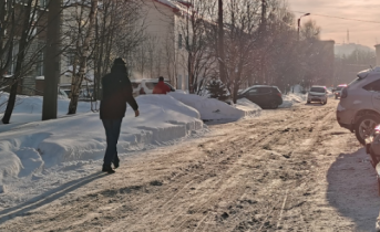 Подростки напали на мужчину в Мурманской области Дорога