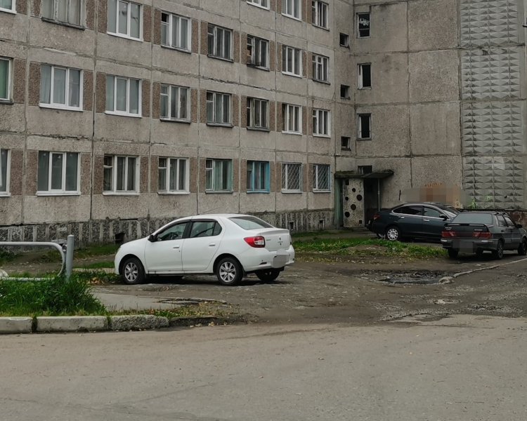 Парковочные войны в Мурманске набирают обороты Парковка