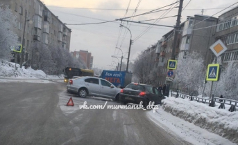 В Мурманске возле пешеходного перехода произошло ДТП ДТП