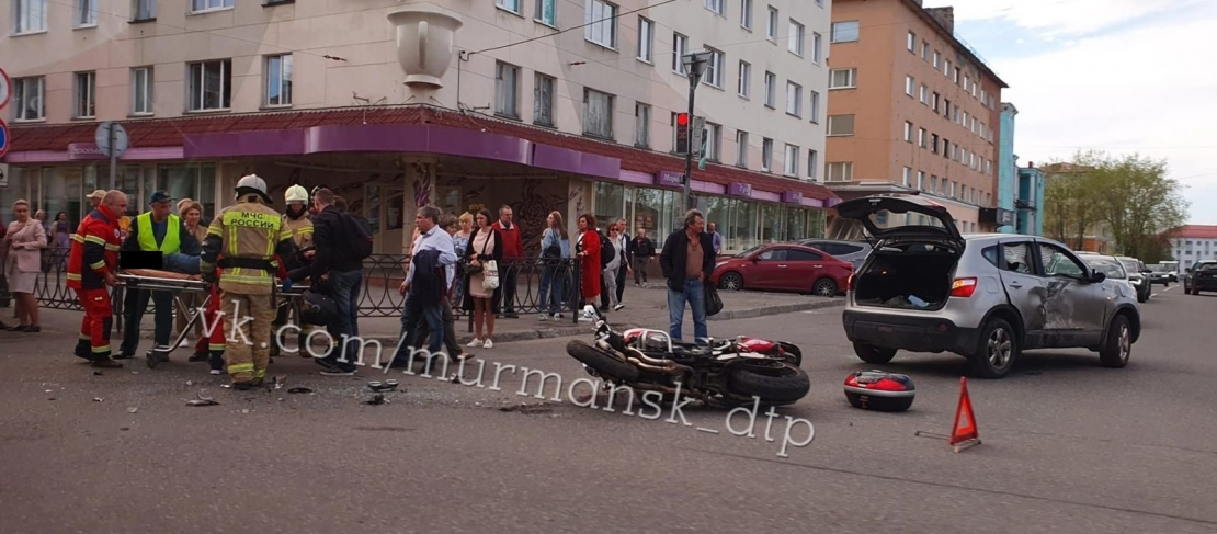 В центре Мурманска произошла авария с участием мотоциклиста ДТП