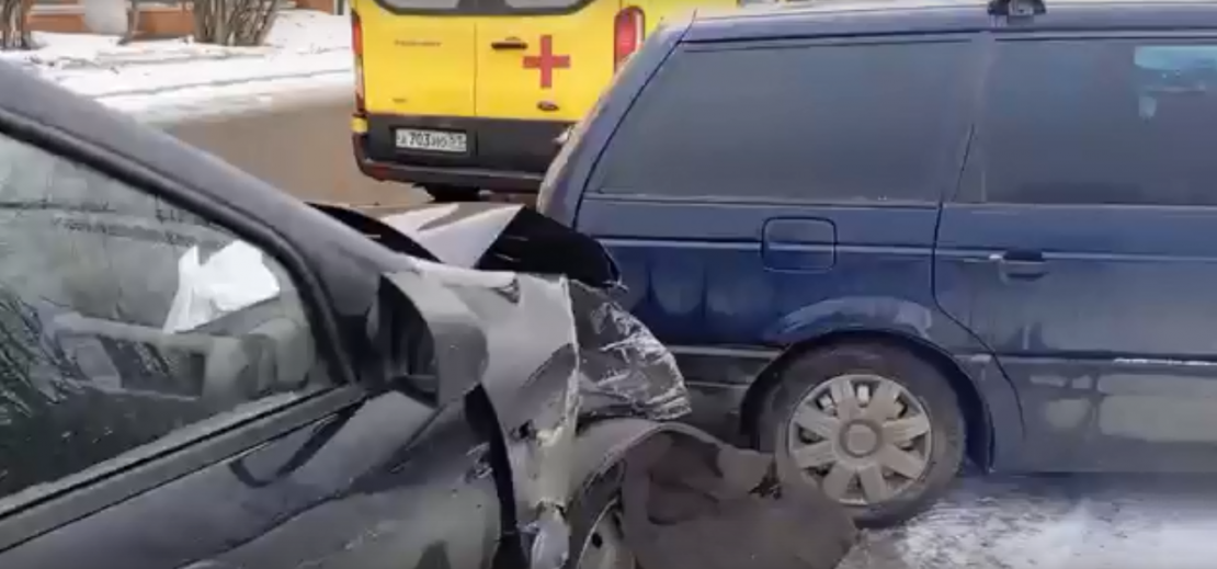 ДТП из 6 автомобилей в Мурманске: кадры с места происшествия ДТП