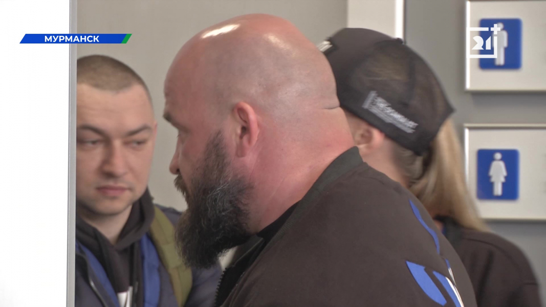 Сильнейший человек планеты прилетел в Мурманск Спортсмен