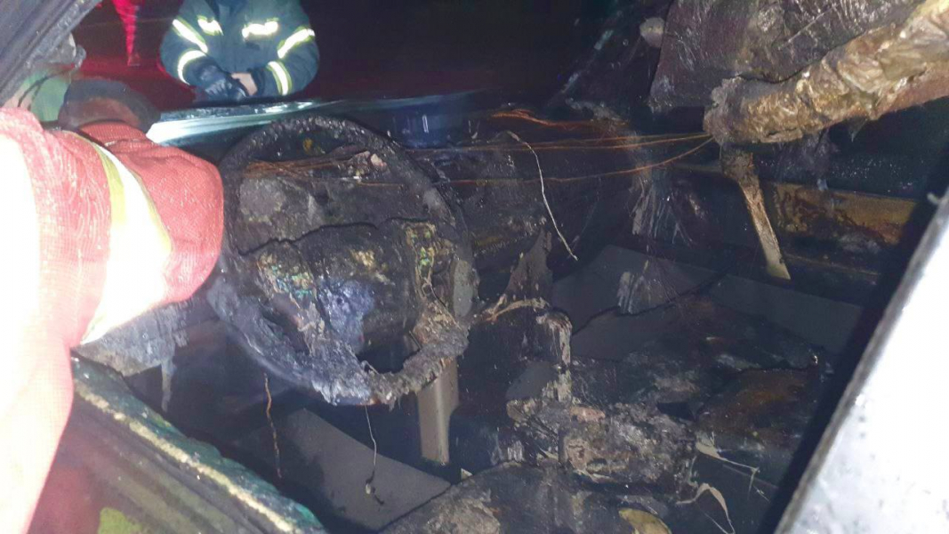 В Мурманске сгорел автомобиль Автомобиль