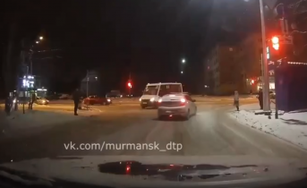 В Мурманске водитель чудом избежал аварии ДТП