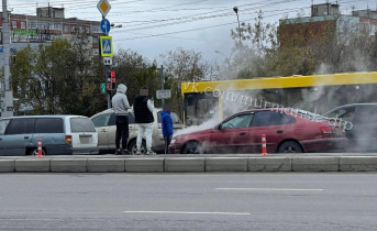 Северяне стали свидетелями опасной ситуации на дороге Мурманске Машина
