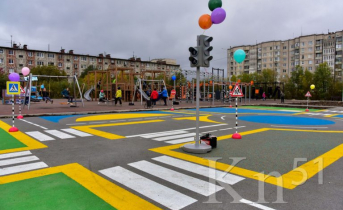 В Мончегорске открыли первый детский автогородок Городок