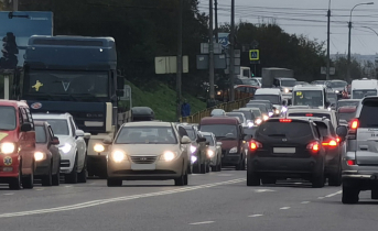 Водители в Мурманске застряли в огромной пробке Пробка