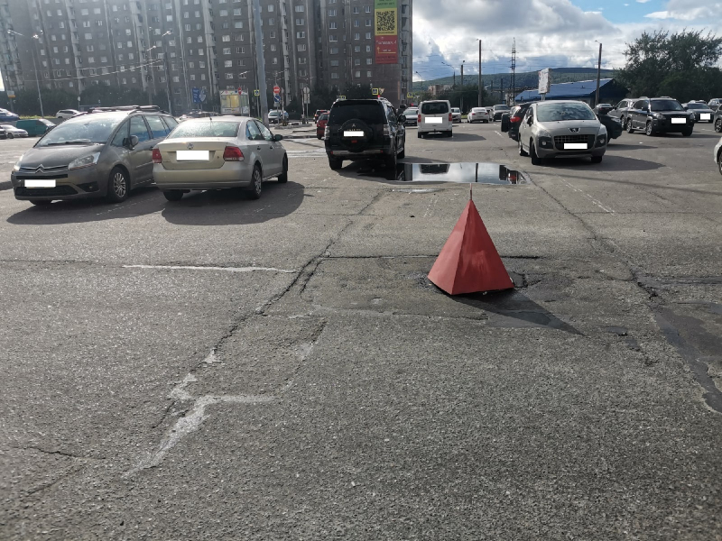 В центре Мурманска появилась опасная ловушка Дорога