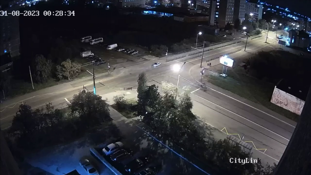 Въехали в столб в Мурманске Авария