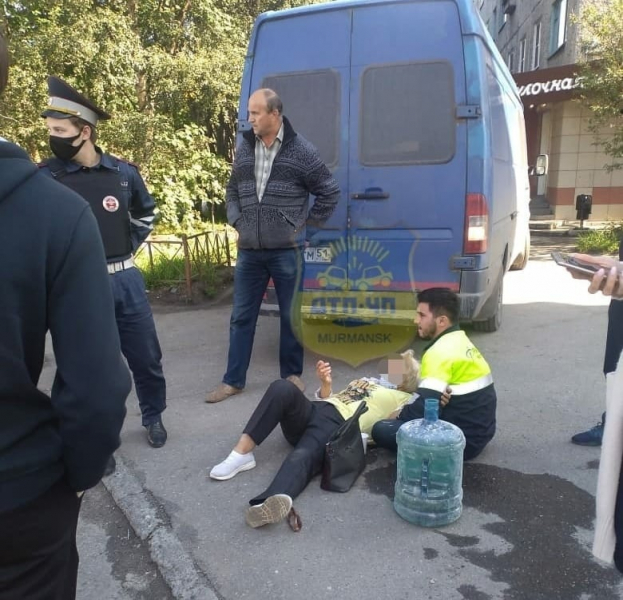 В Мурманске микроавтобус наехал на женщину Пострадавшая