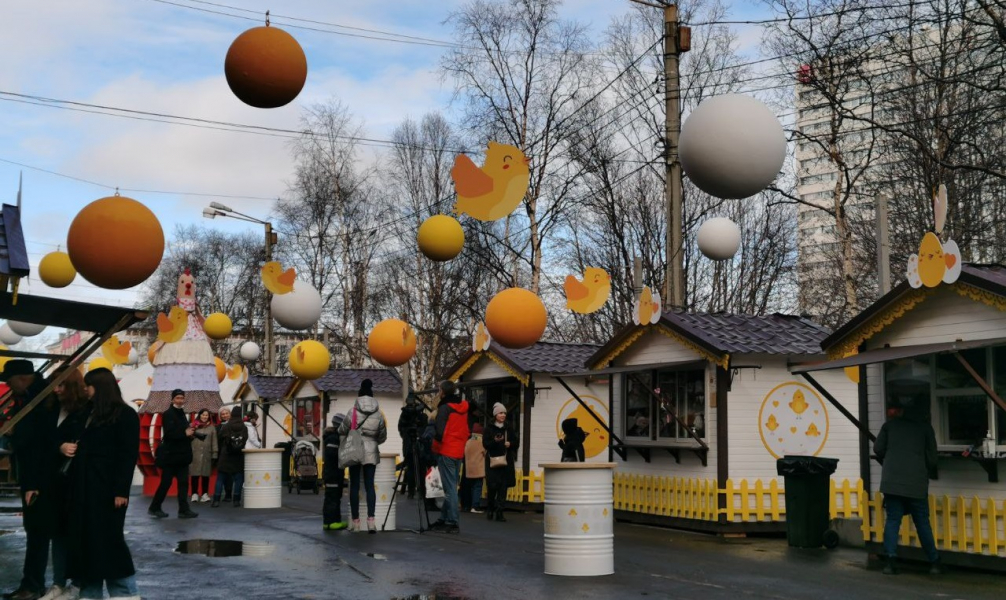 Ярмарка в центре Мурманска вызвала огромный ажиотаж Ярмарка
