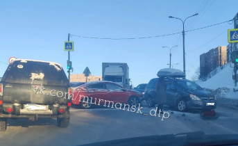 В Мурманске из-за ДТП перекрыта дорога ДТП