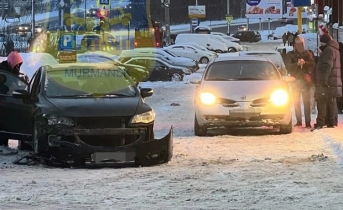 Момент нелепого ДТП в Мурманске попал на видео ДТП