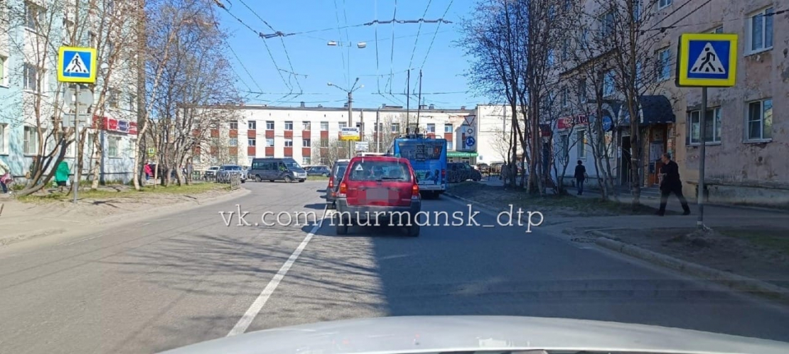 Движение троллейбусов в Мурманске парализовано из-за ДТП ДТП