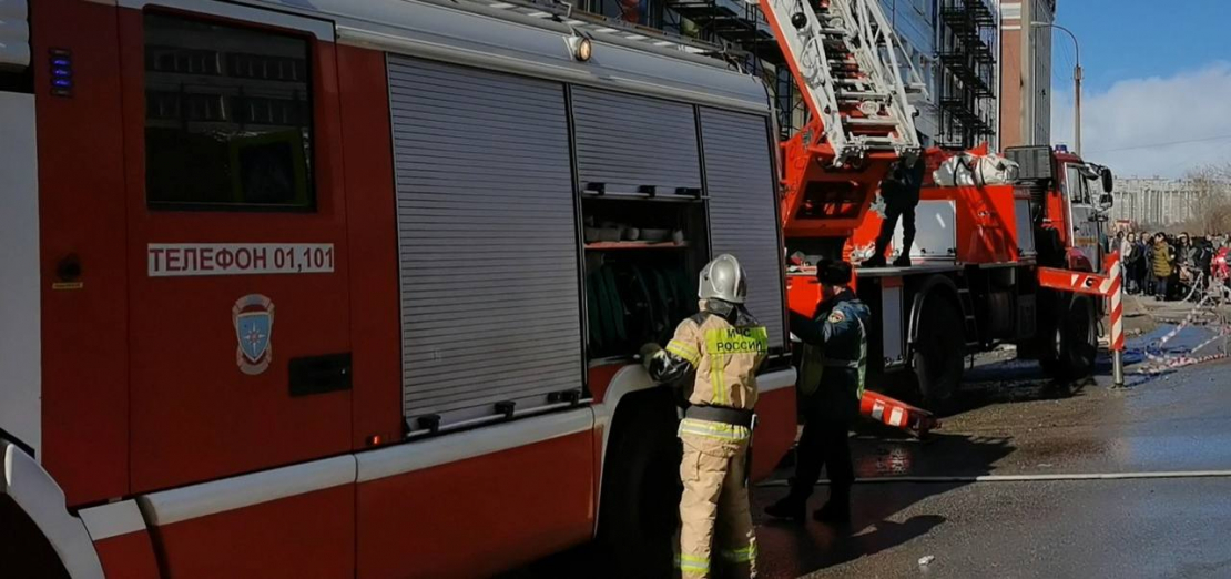 В Мурманской области тушили пожар в жилом доме Пожар