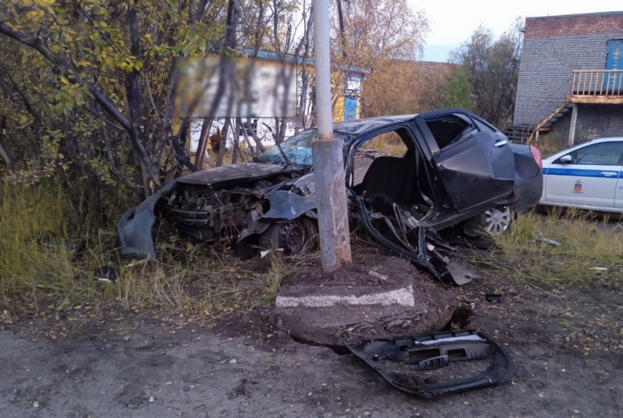 Утро началось с ДТП: мурманчанка госпитализирована после аварии Машина