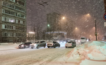 С последствиями снегопада в Мурманске боролись всю ночь Снегопад