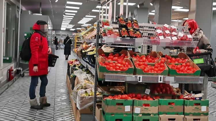 Женщина обворовала гипермаркет крупной торговой сети в Мурманске Магазин