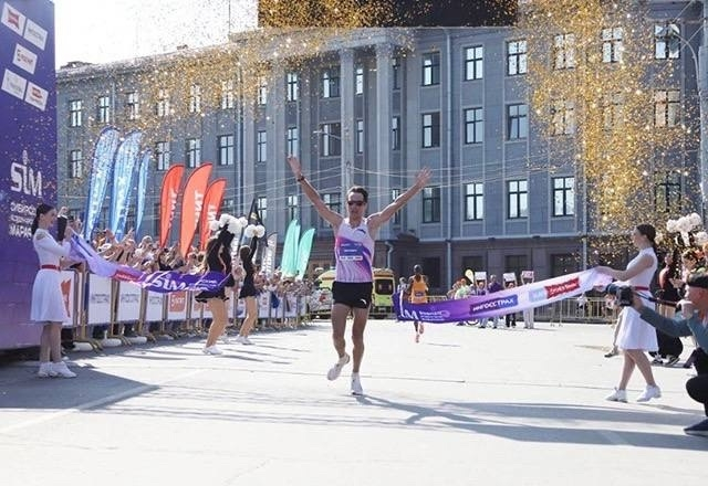 Северянин победил в международном марафоне Бег