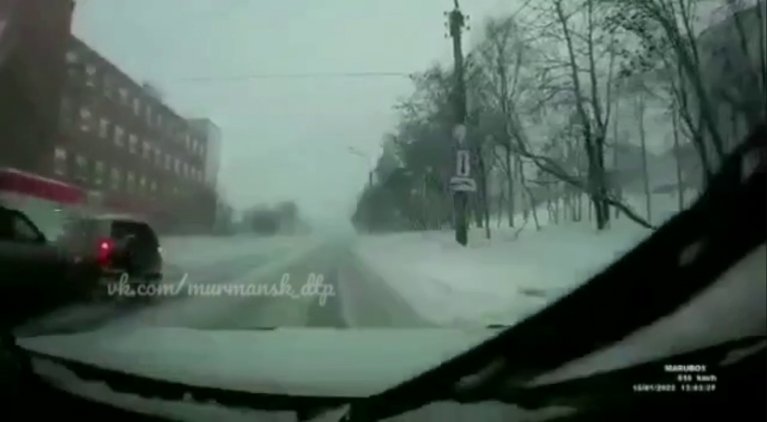 Момент ДТП в Мурманске попал на видео ДТП