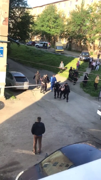 Угрожавший северянин на Полухина 14а в Мурманске задержан Задержание