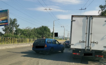 В Мурманске у машины на полном ходу отвалилось колесо, фото ДТП