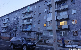 Тело мужчины обнаружили в квартире жилого дома в Мурманской области Дом