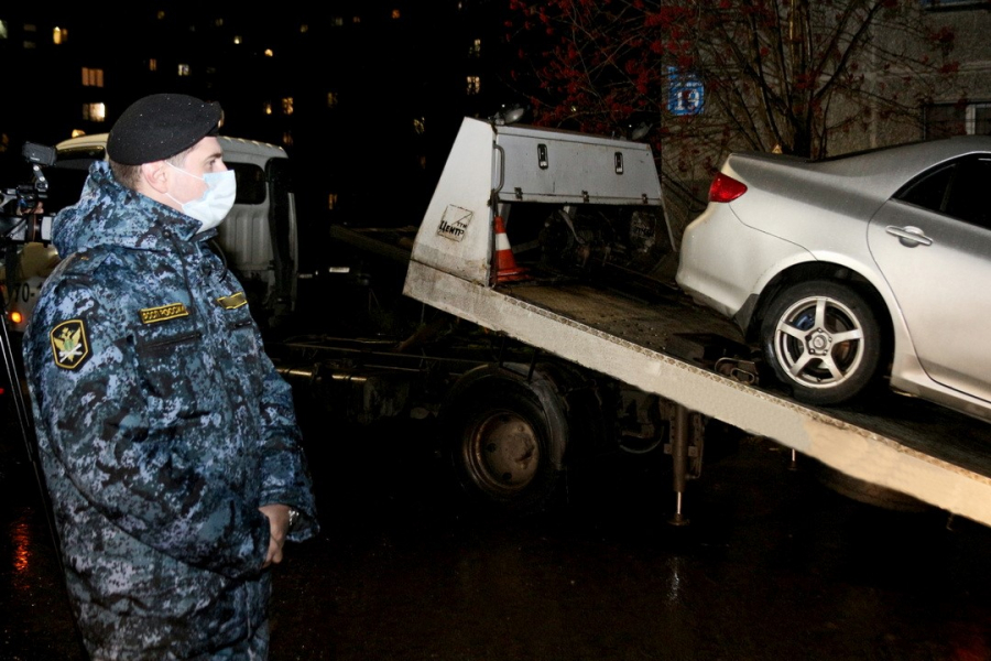 Мурманчанин спрятал престижный автомобиль в интернете из-за долгов Арест автомобиля