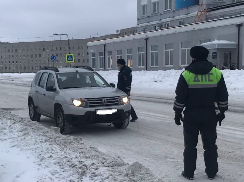 В Мурманской области массово проверили водителей Автоинспекторы