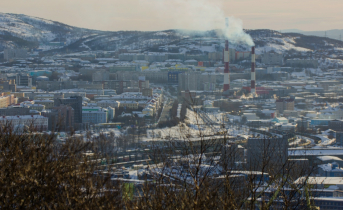 Будьте осторожны. Страшная ловушка поджидает водителей в мурманском дворе Мурманск