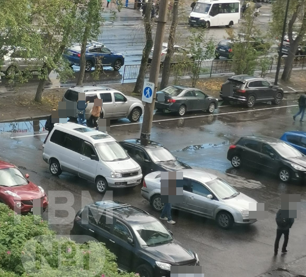«Ни в какие рамки». Поведение северян в центре Мурманска возмутило горожан Парковка
