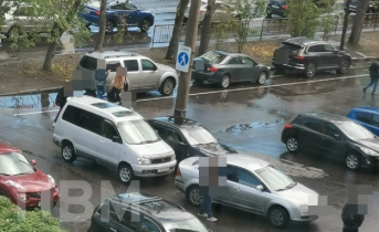 «Ни в какие рамки». Поведение северян в центре Мурманска возмутило горожан Парковка