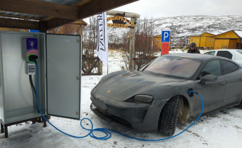 Самая северная зарядная станция для электромобилей появилась в Териберке Автомобиль