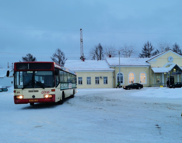 Специальное расписание автобусов введут в Заполярье на праздники Автобус