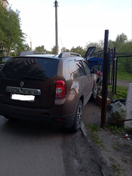 Водитель скрылся с места аварии в Мурманске Авария