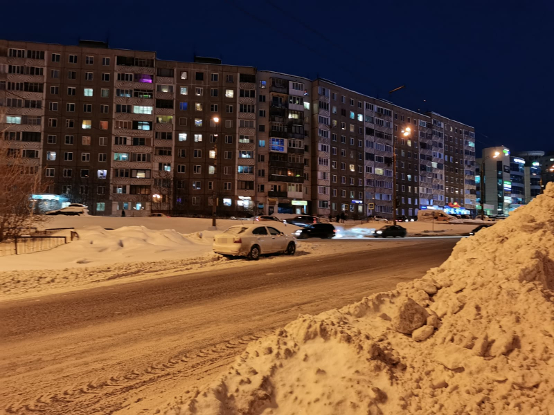 Наглая парковка водителей возмутила мурманчан Автомобиль
