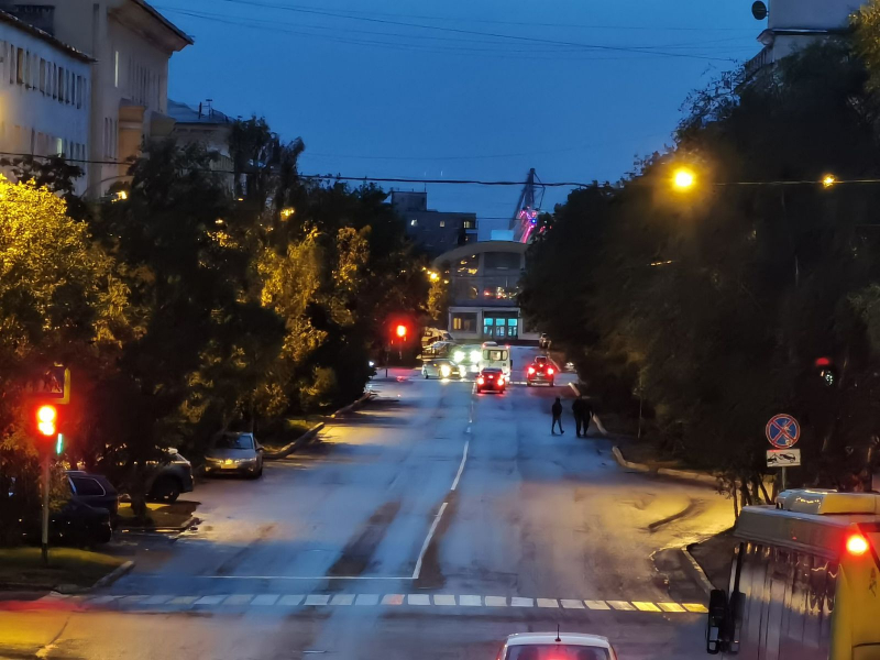 Город