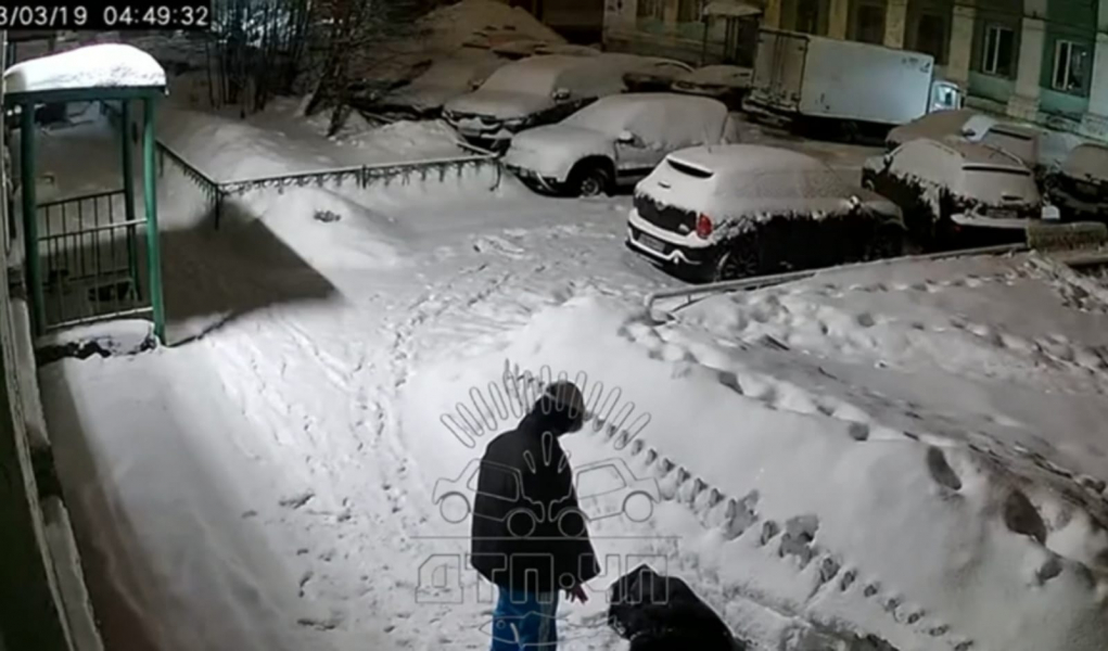 В центре Мурманска избили девушку Избиение