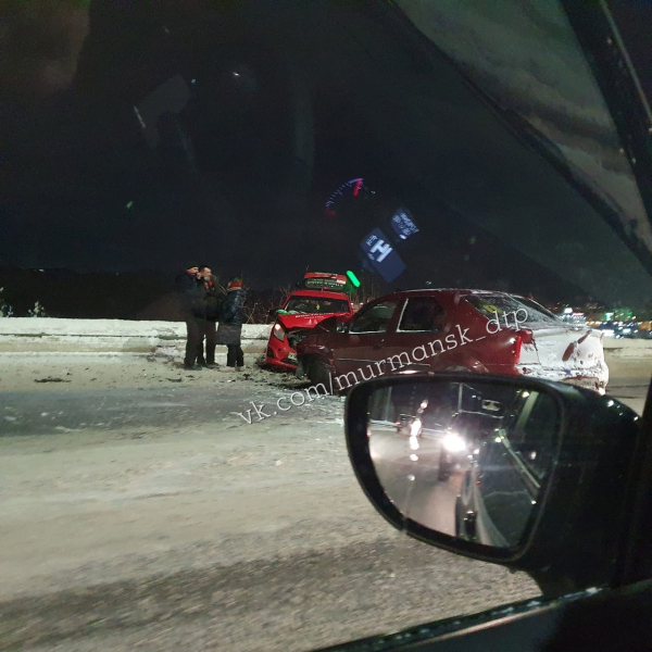 Из-за серьезной аварии в Мурманске собирается пробка Авария