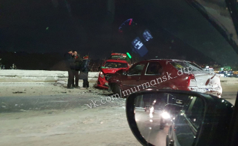 Из-за серьезной аварии в Мурманске собирается пробка Авария