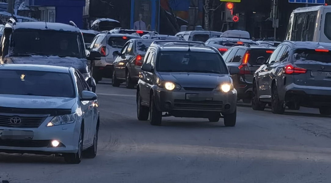 В Мурманске из-за ДТП образовалась огромная пробка ДТП