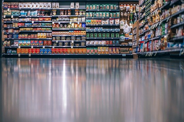 Пенсионера в Мурманске задержали за кражу продуктов Магазин