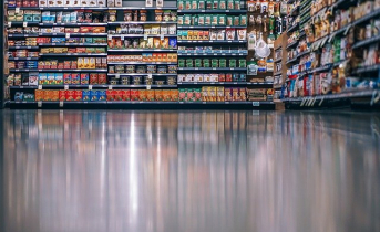 Пенсионера в Мурманске задержали за кражу продуктов Магазин