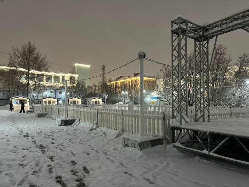 Открытие катка в центре Мурманска перенесли Открытие катка в центре Мурманска перенесли