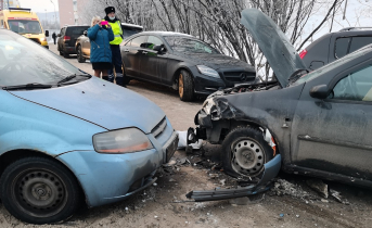 Появилось видео с последствиями массовой аварии в Мурманске ДТП