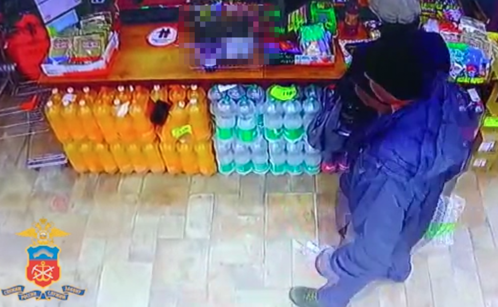 Момент наглого преступления в Мурманской области попал на видео Кража