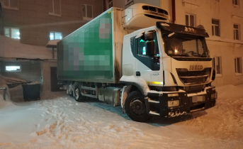Фура наехала на сотрудницу магазина в Мурманской области ДТП в Мурманской области