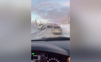Последствия массовой аварии на трассе в Мурманской области попали на видео Авария