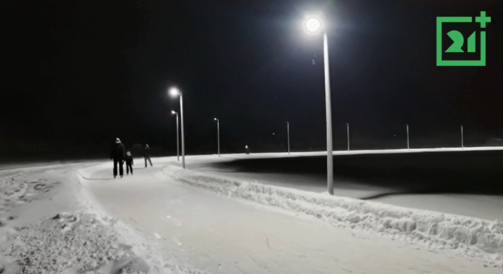 В Мурманске закрыли каток Каток