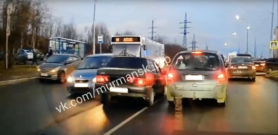 Момент аварии на трассе в Мурманске попал на видео ДТП